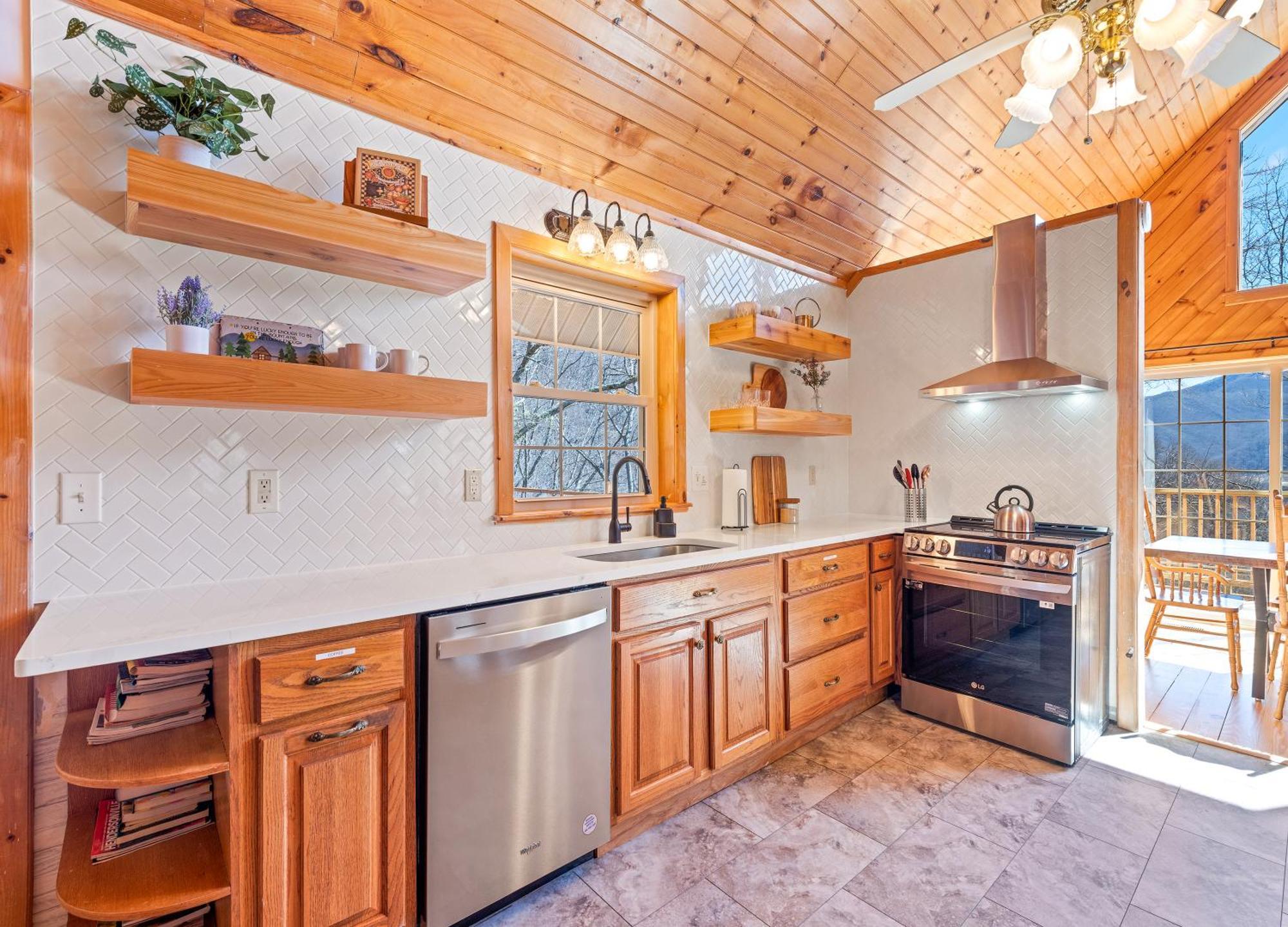 Maggie Valley Cabin With Beautiful Mountain Views, Hottub, Pet Friendly, Gameroom, Fireplace Zewnętrze zdjęcie