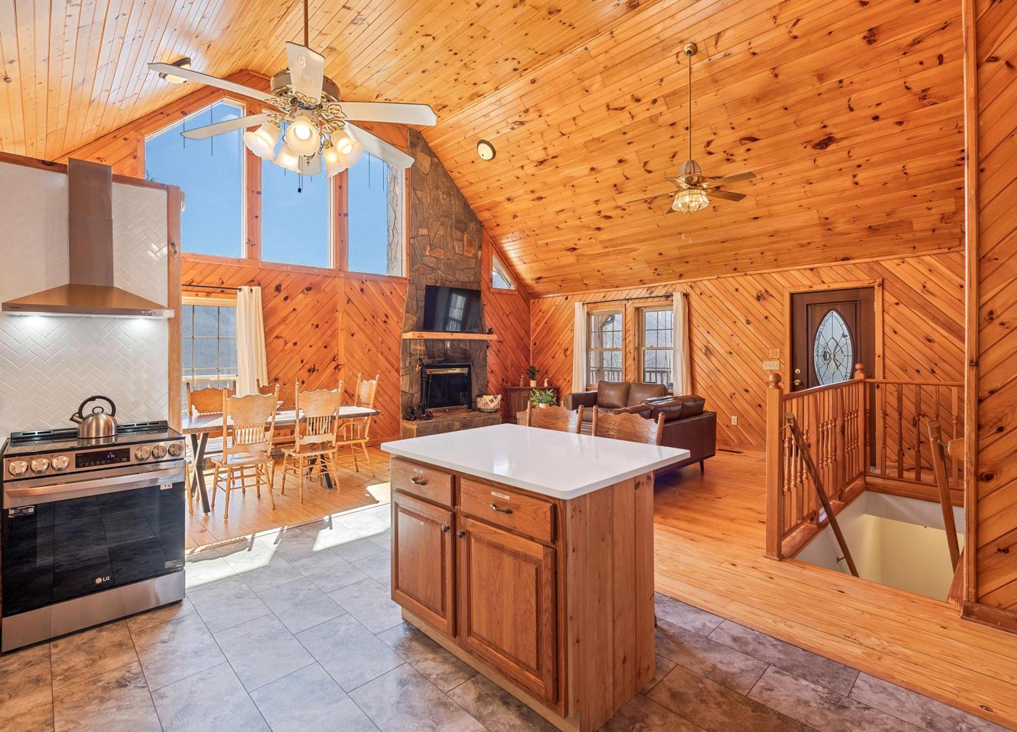 Maggie Valley Cabin With Beautiful Mountain Views, Hottub, Pet Friendly, Gameroom, Fireplace Zewnętrze zdjęcie